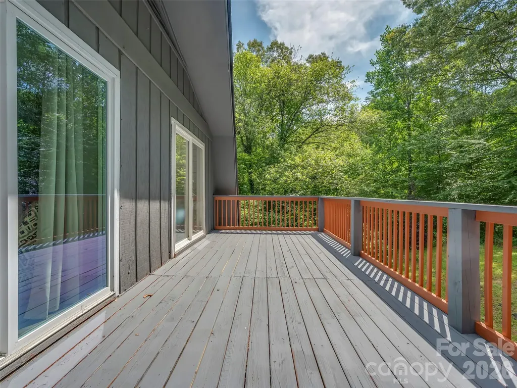 3276 Howard Gap Road Hendersonville NC 28792