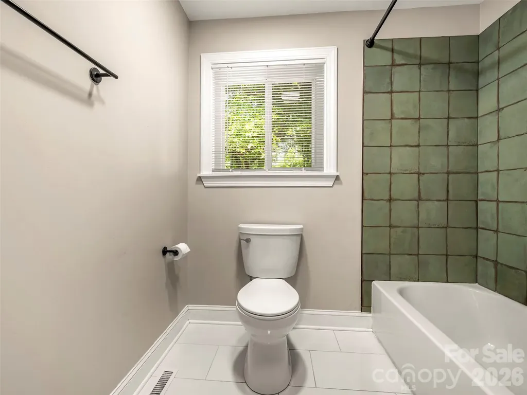 3276 Howard Gap Road Hendersonville NC 28792