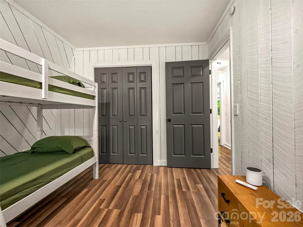 3276 Howard Gap Road Hendersonville NC 28792