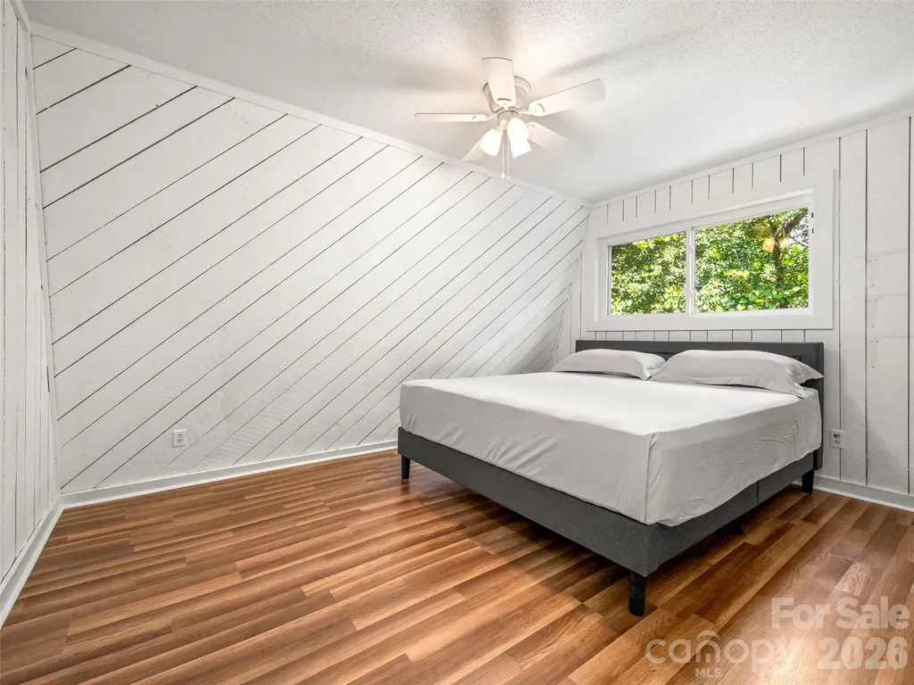 3276 Howard Gap Road Hendersonville NC 28792