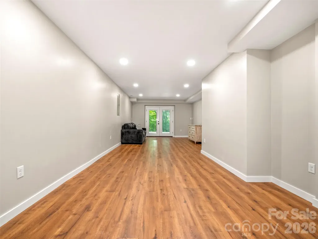 3276 Howard Gap Road Hendersonville NC 28792