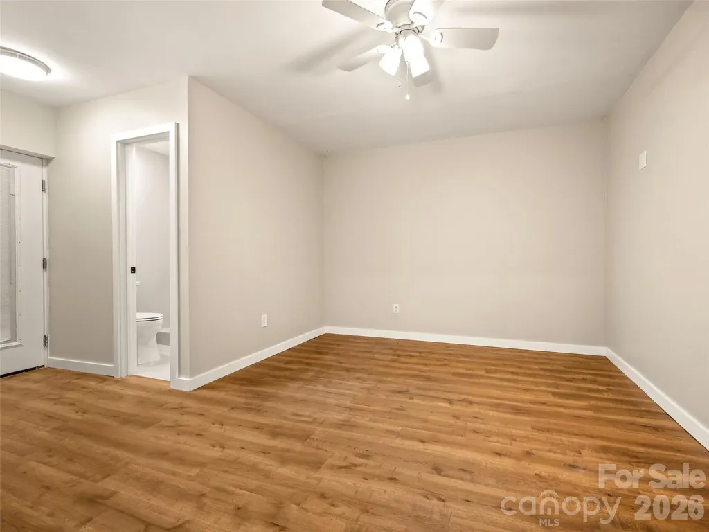 3276 Howard Gap Road Hendersonville NC 28792