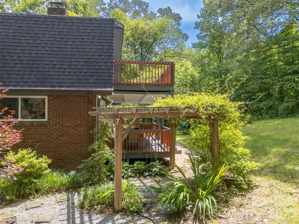 3276 Howard Gap Road Hendersonville NC 28792