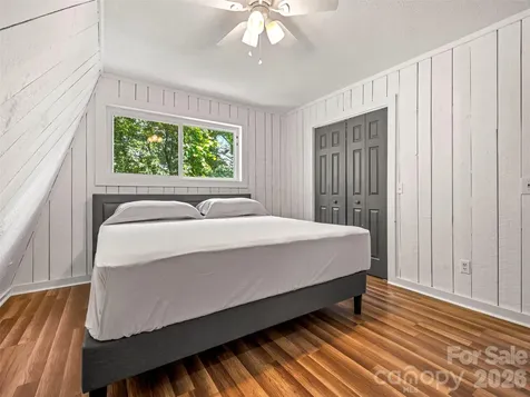 3276 Howard Gap Road Hendersonville NC 28792
