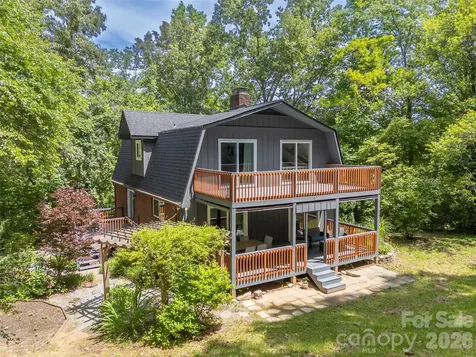 3276 Howard Gap Road Hendersonville NC 28792