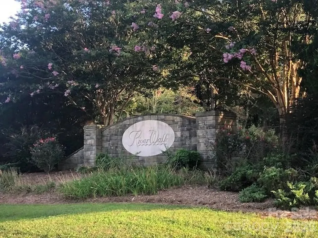 136 Oak Point Lane Stony Point NC 28678