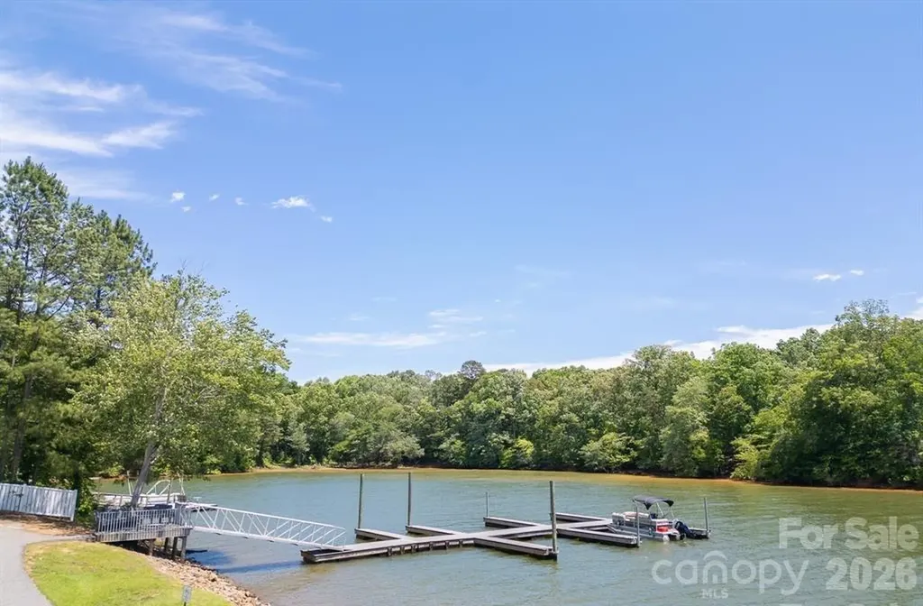 136 Oak Point Lane Stony Point NC 28678