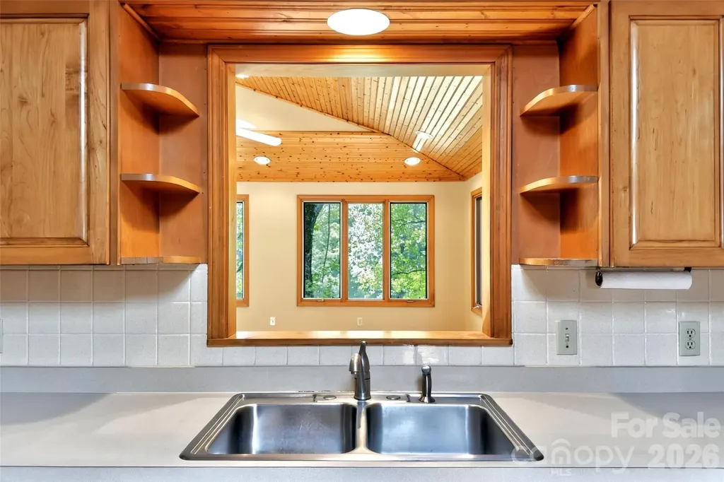 103 Richard Lane Black Mountain NC 28711