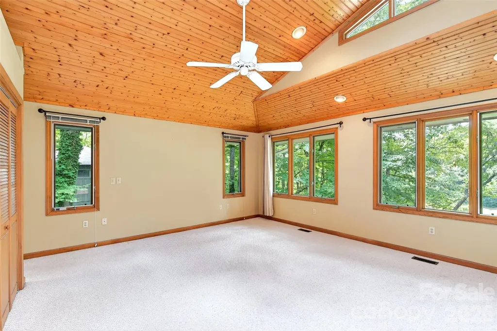 103 Richard Lane Black Mountain NC 28711