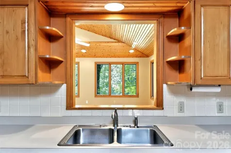 103 Richard Lane Black Mountain NC 28711