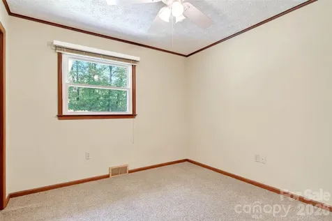 103 Richard Lane Black Mountain NC 28711