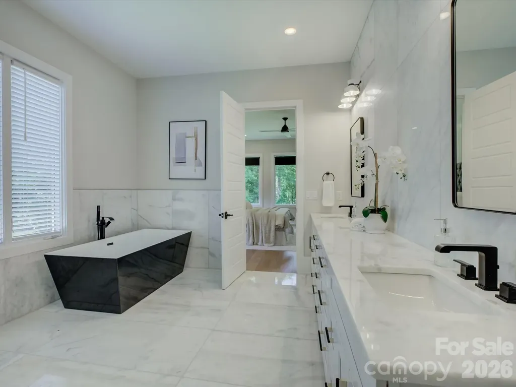 1016 Sherringham Way Waxhaw NC 28173