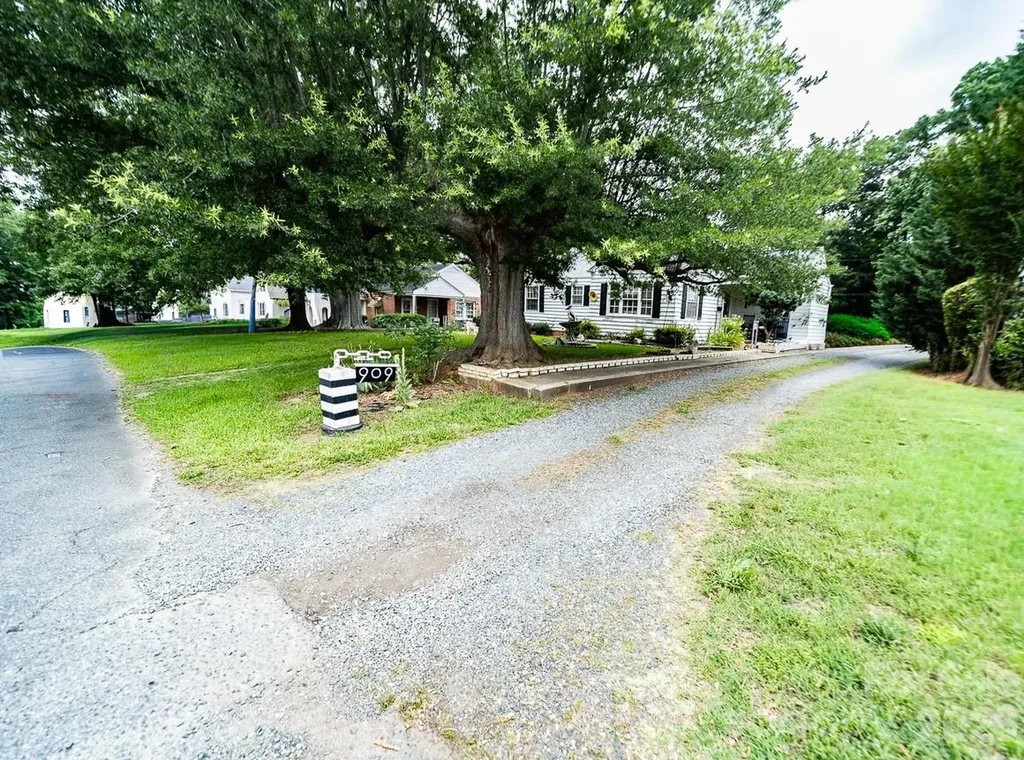 909 Drummond Avenue Charlotte NC 28205