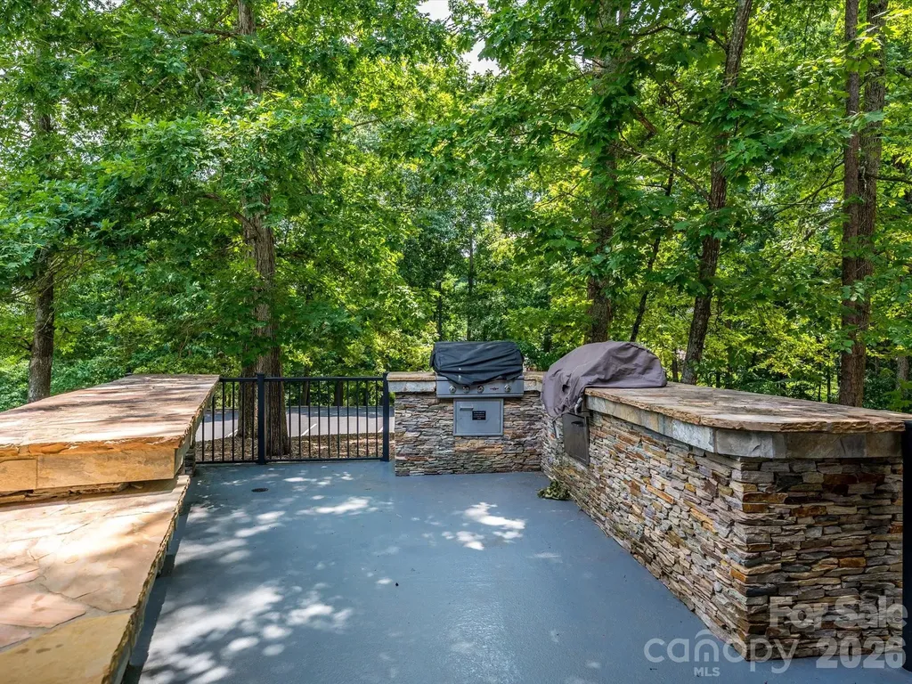 6706 Charter Hills Road Charlotte NC 28277
