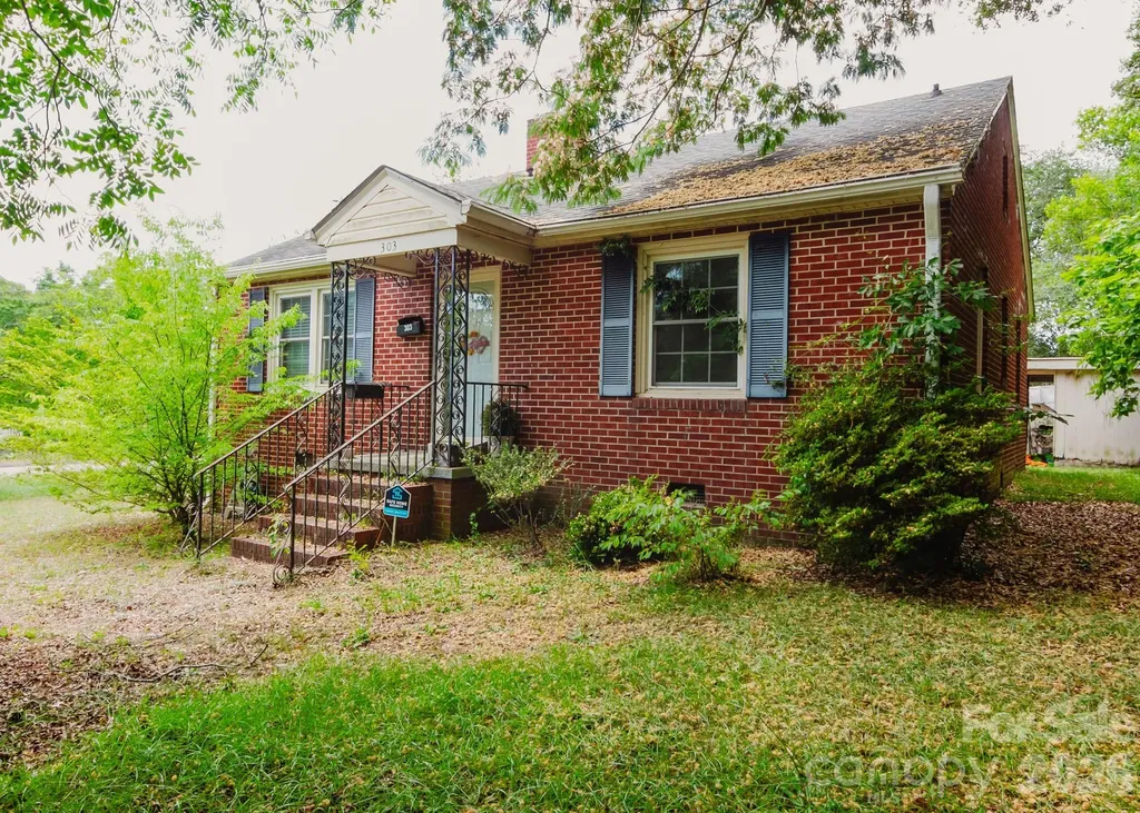 303 Myrtle Avenue Hamlet NC 28345