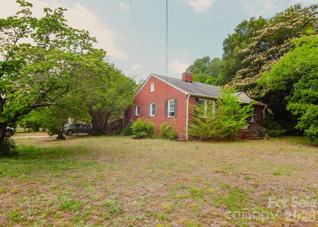 303 Myrtle Avenue Hamlet NC 28345