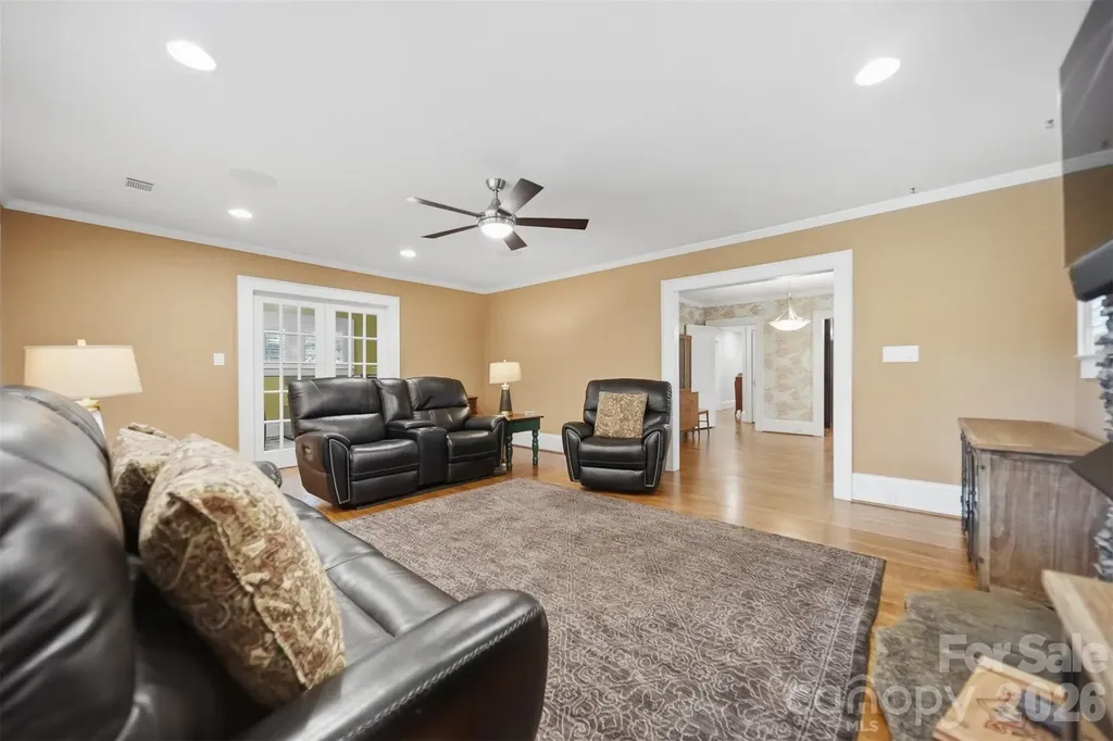 313 Italy Street NE Valdese NC 28690