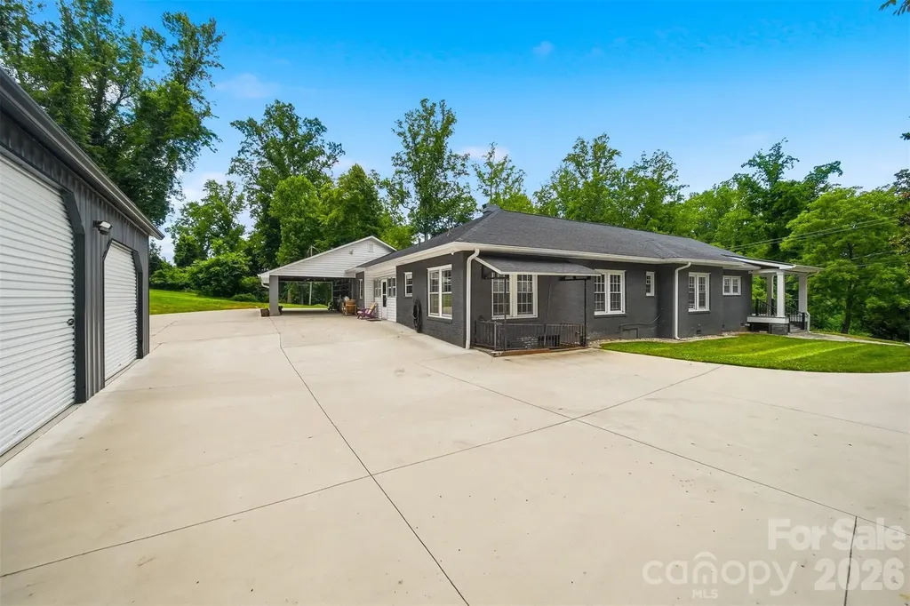 313 Italy Street NE Valdese NC 28690