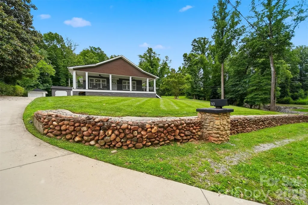 313 Italy Street NE Valdese NC 28690