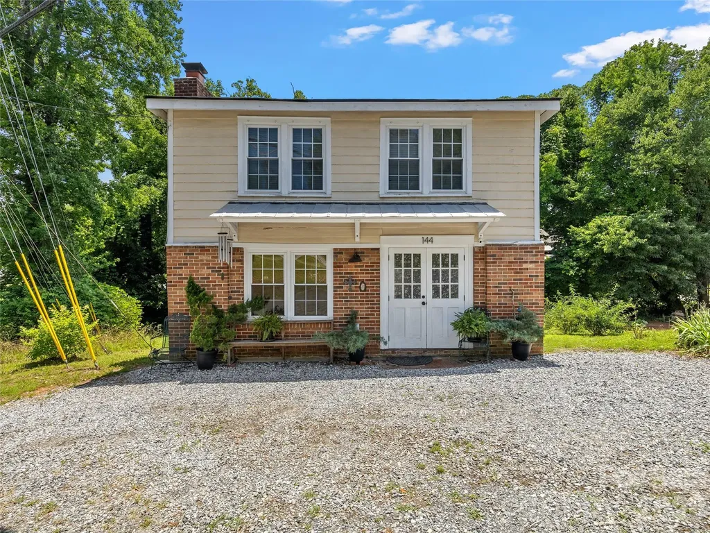 144 E Howard Street Tryon NC 28782