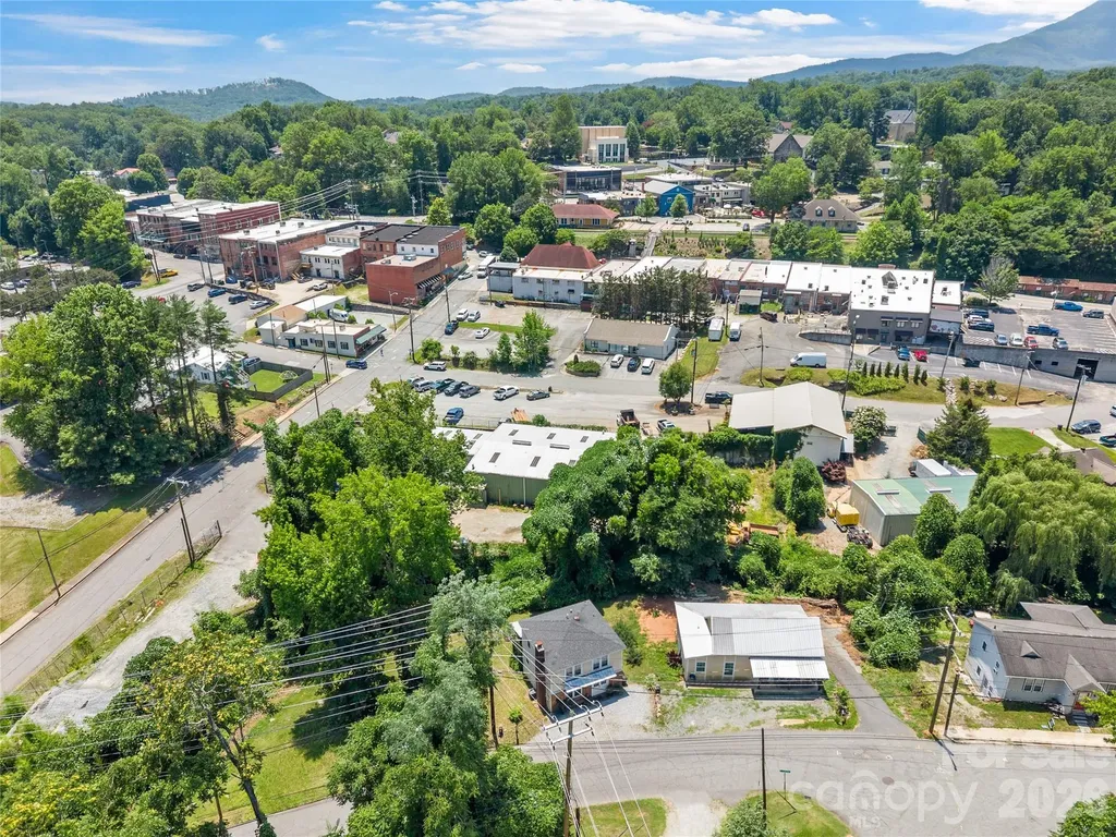 144 E Howard Street Tryon NC 28782