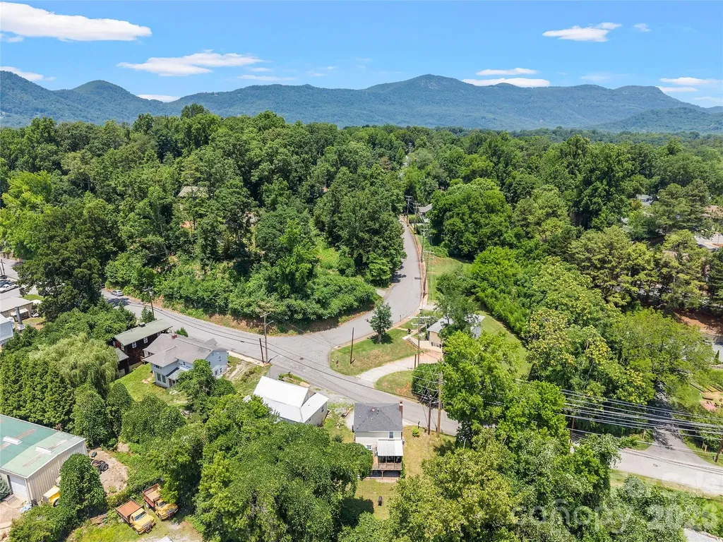 144 E Howard Street Tryon NC 28782