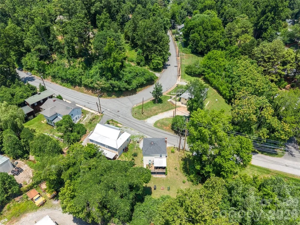 144 E Howard Street Tryon NC 28782