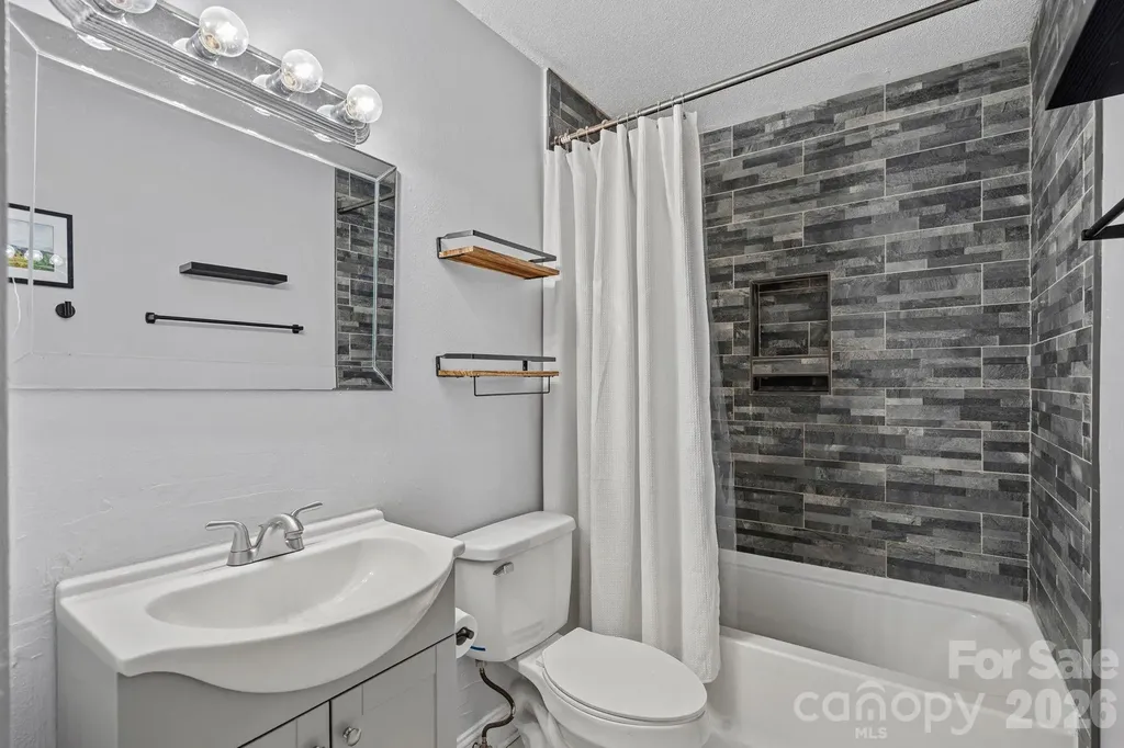 5662 Coulee Place Charlotte NC 28217