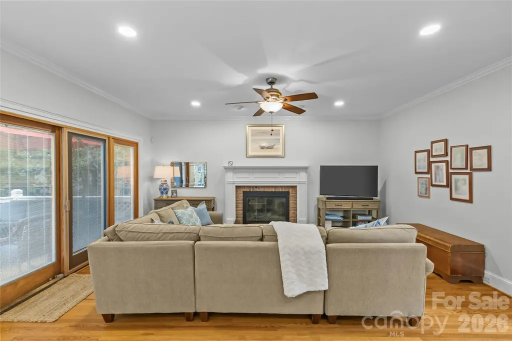 3616 Deruyter Circle Charlotte NC 28269