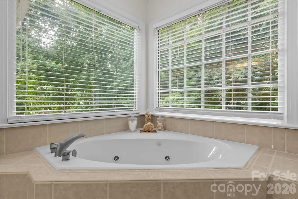 3616 Deruyter Circle Charlotte NC 28269