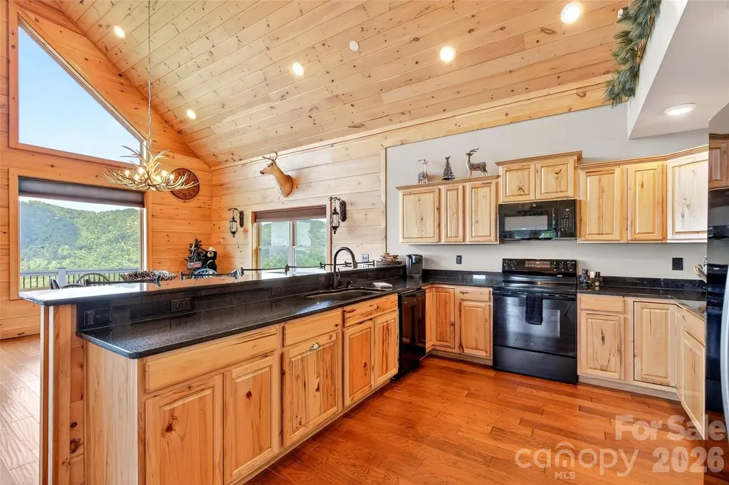 25 N Forest Drive Marion NC 28752