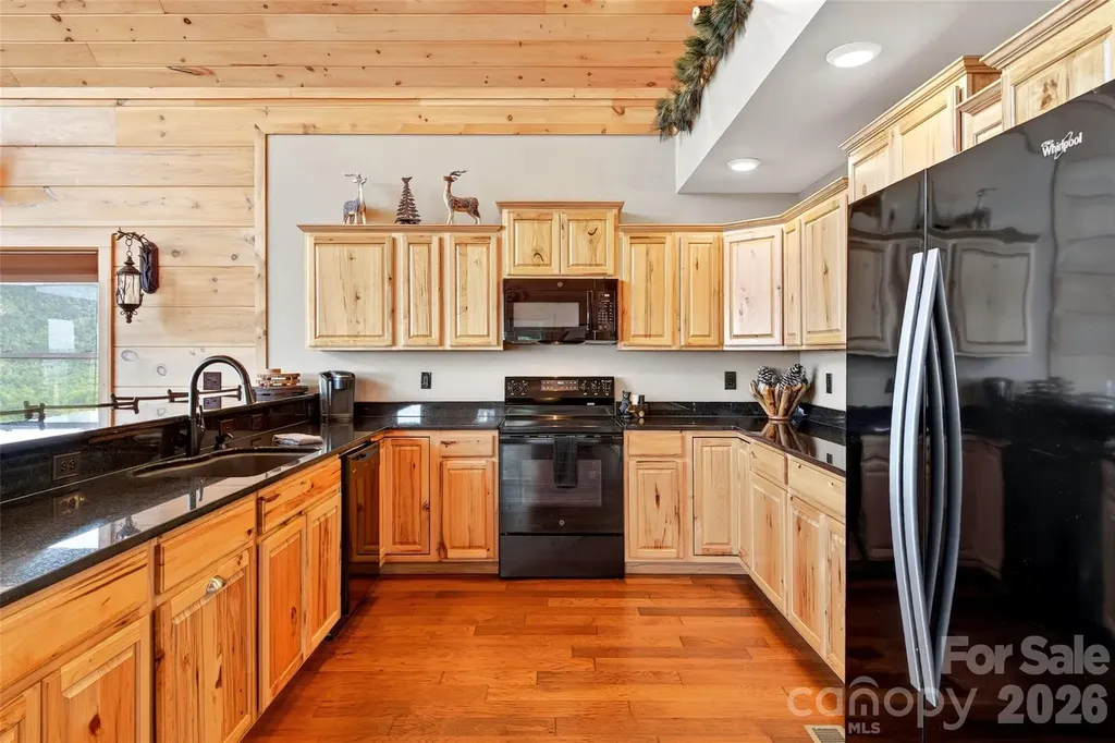 25 N Forest Drive Marion NC 28752