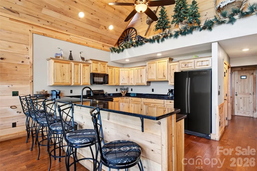 25 N Forest Drive Marion NC 28752