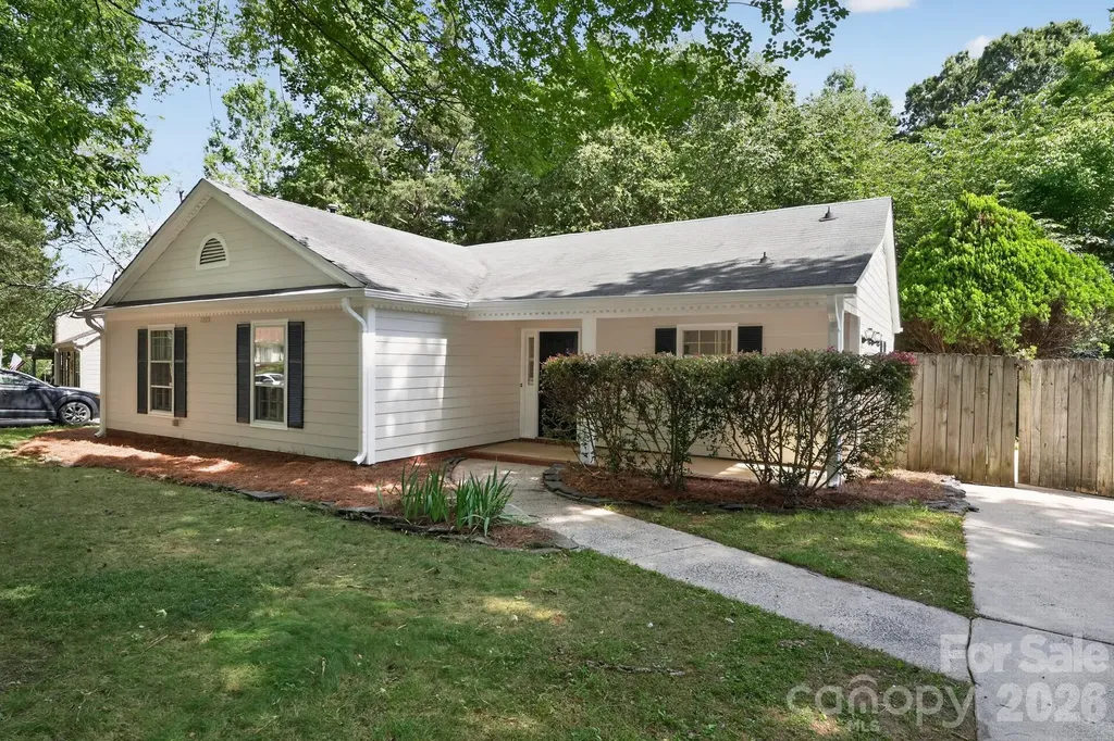 Charlotte NC, 7812 Surreywood Place