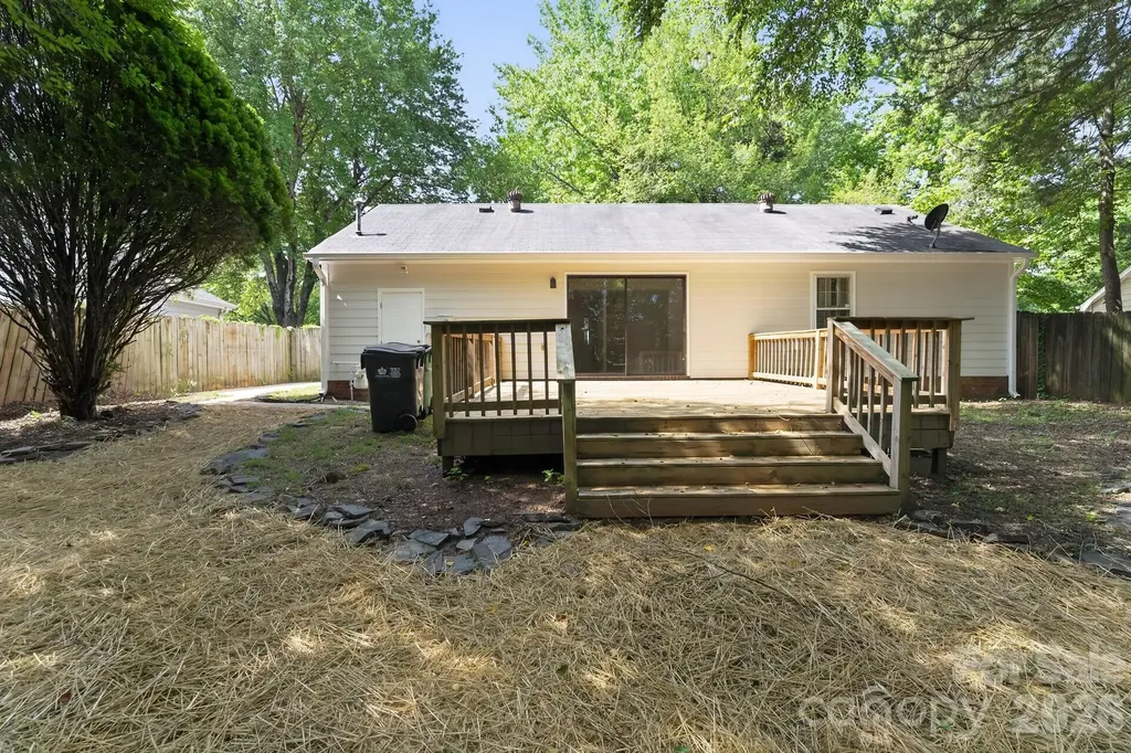 7812 Surreywood Place Charlotte NC 28270