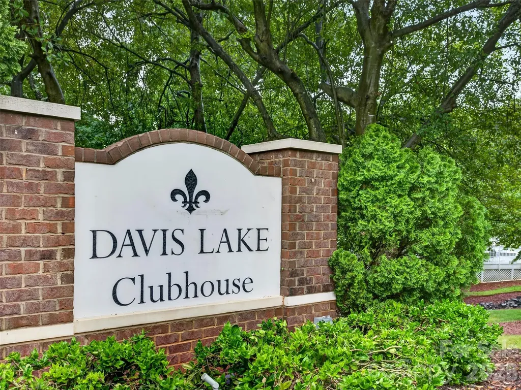 4617 Deer Cross Trail Charlotte NC 28269