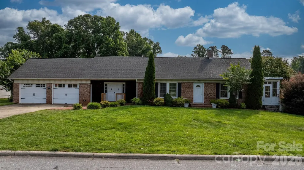 15 6th Em Street Marion NC 28752