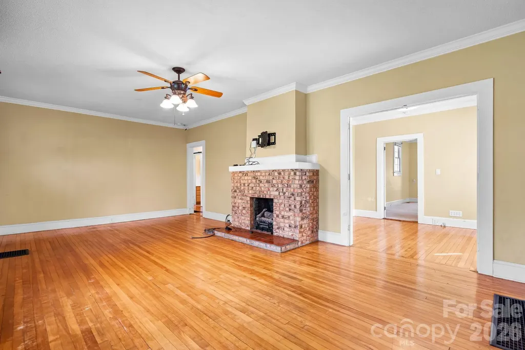 15 6th Em Street Marion NC 28752