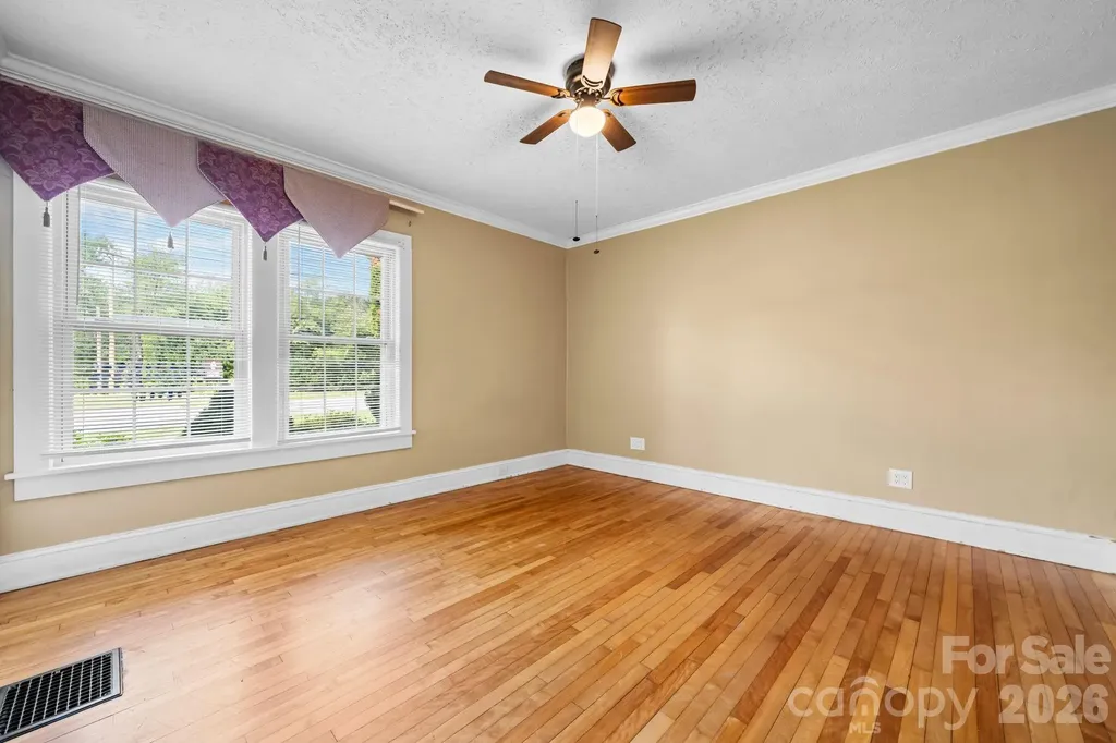 15 6th Em Street Marion NC 28752