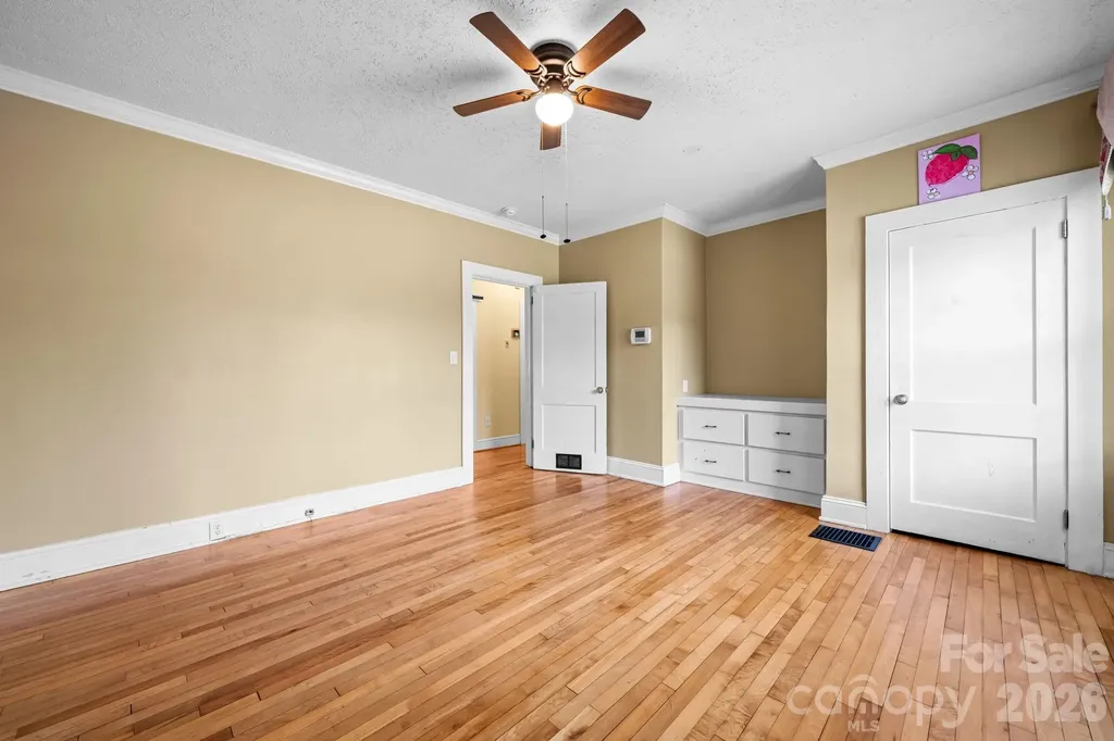 15 6th Em Street Marion NC 28752