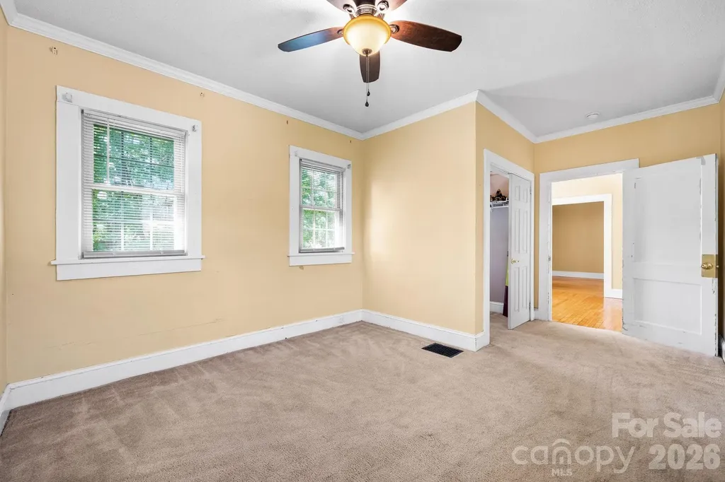 15 6th Em Street Marion NC 28752
