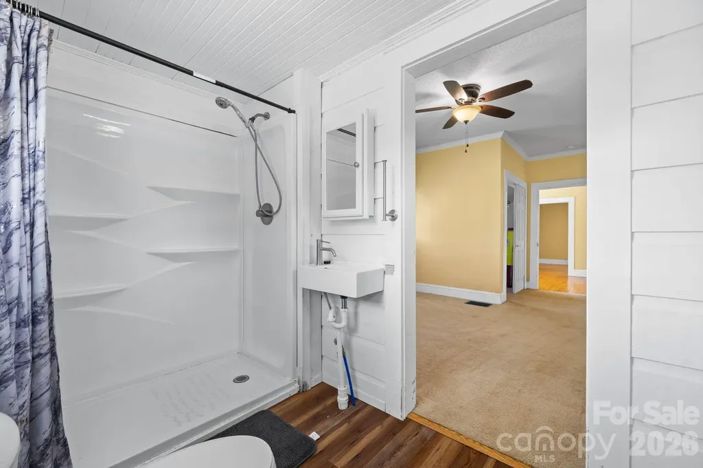 15 6th Em Street Marion NC 28752