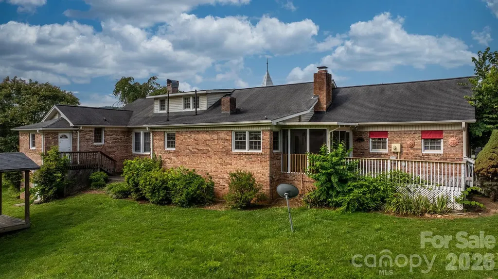 15 6th Em Street Marion NC 28752