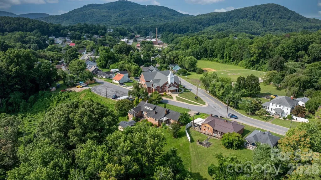 15 6th Em Street Marion NC 28752