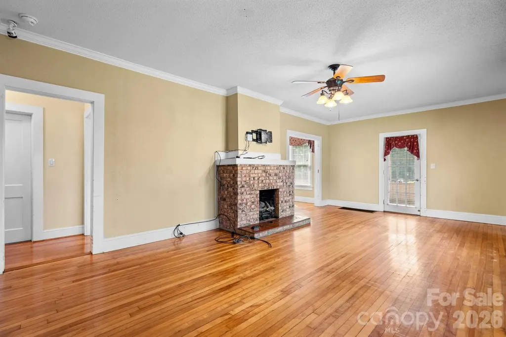 15 6th Em Street Marion NC 28752