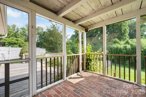 15 6th Em Street Marion NC 28752