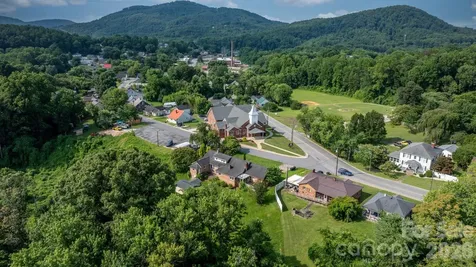 15 6th Em Street Marion NC 28752