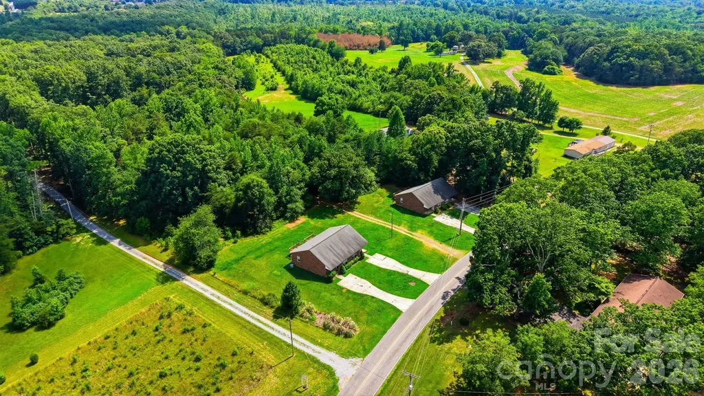 820 Horseshoe Lake Road Lincolnton NC 28092