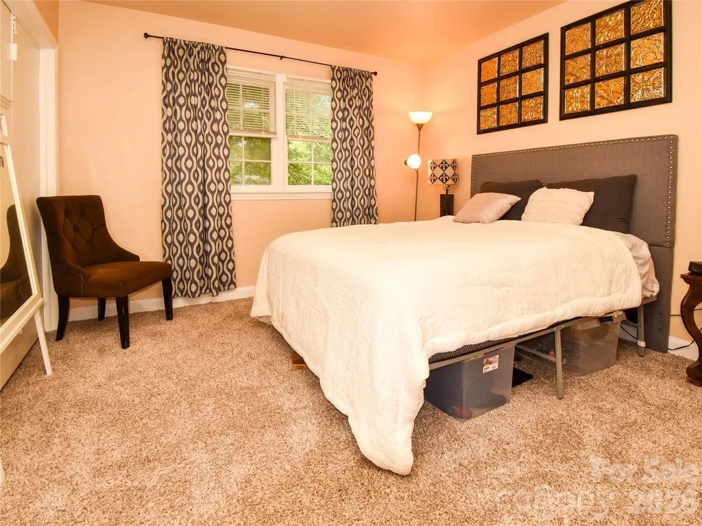 2890 Carriage Drive Winston Salem NC 27106