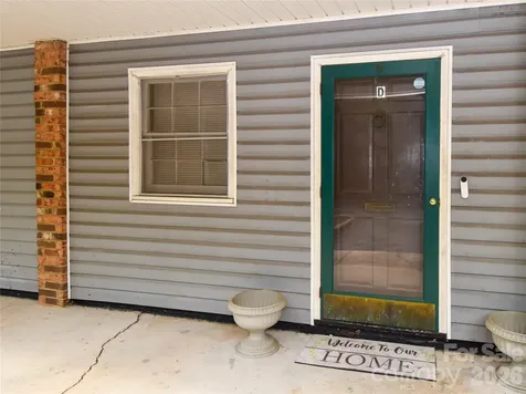 2890 Carriage Drive Winston Salem NC 27106